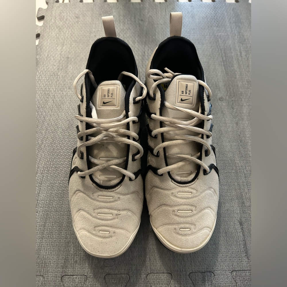 Nike Air Vapormax Plus White Black Men’s Size 12. Good Condition